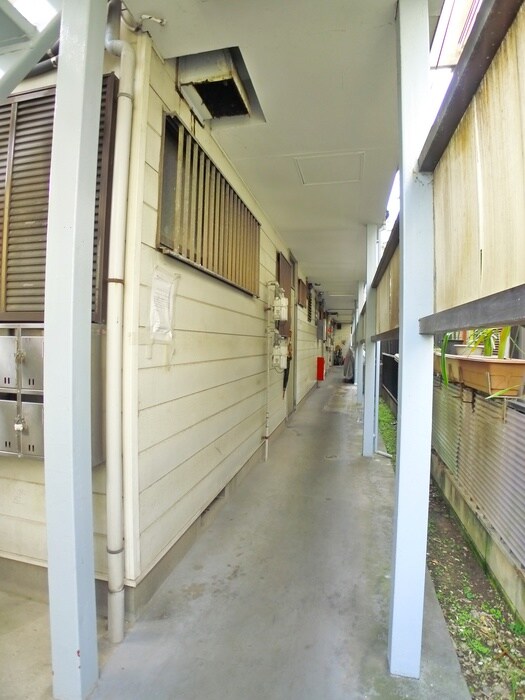 物件外観写真3　(エントランス部分)