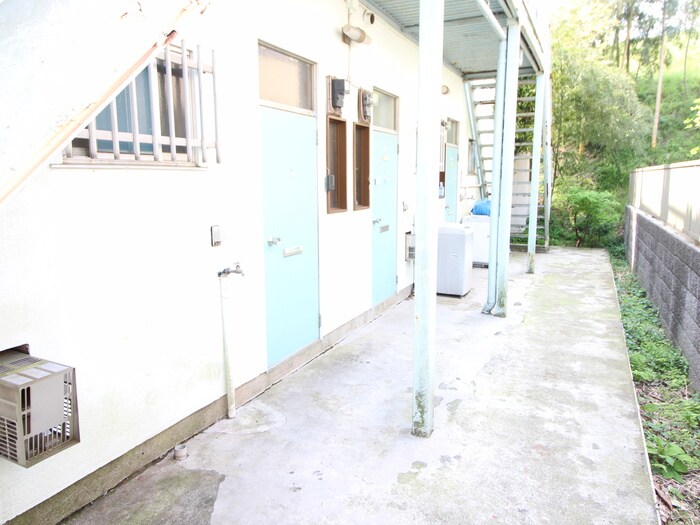 物件外観写真2　(エントランス部分)