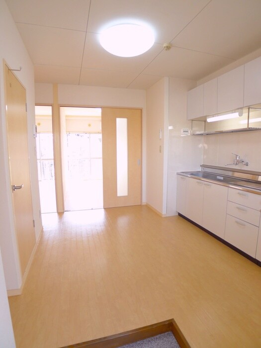 物件内観写真15　(玄関)