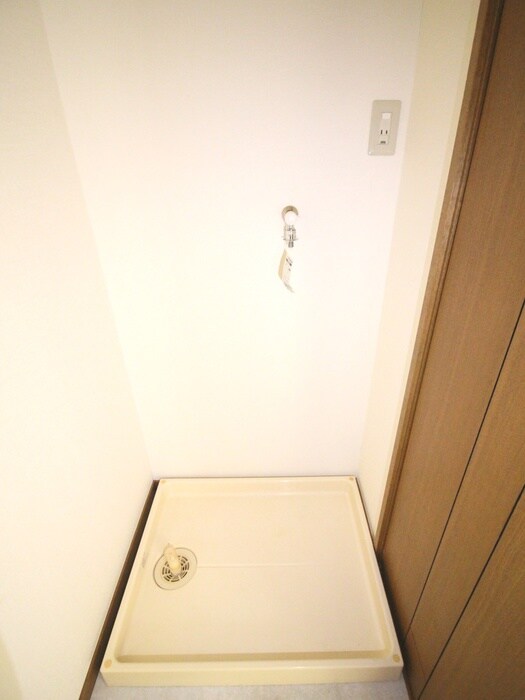 物件内観写真13　(洗濯機置場)