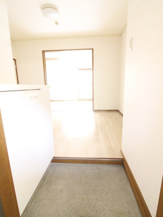 物件内観写真16　(玄関)