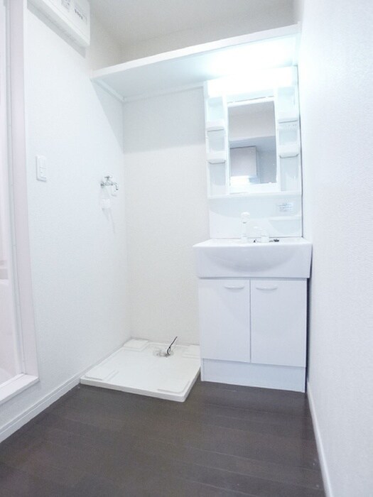 物件内観写真17　(洗濯機置場)