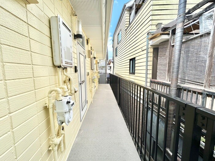 物件外観写真3　(エントランス部分)