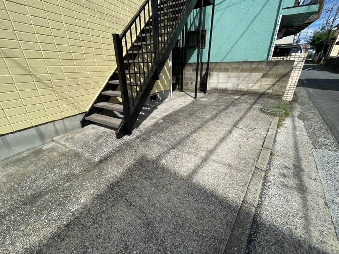 物件外観写真4　(駐車場)