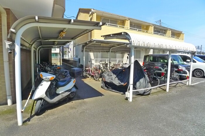 物件外観写真5　(駐輪場)