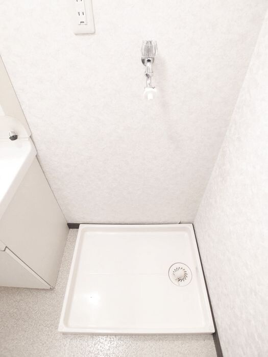 物件内観写真13　(洗濯機置場)