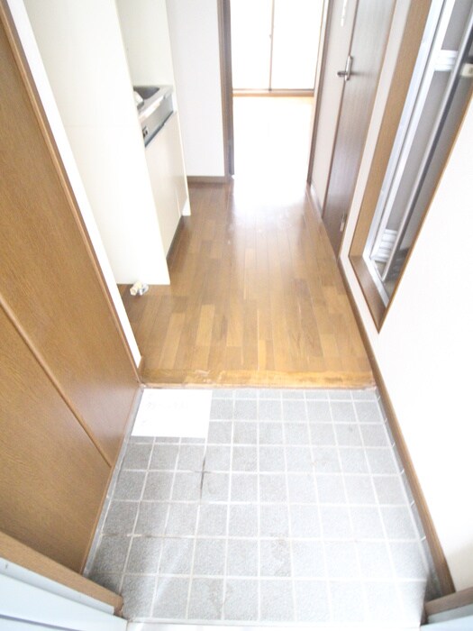 物件内観写真14　(玄関)