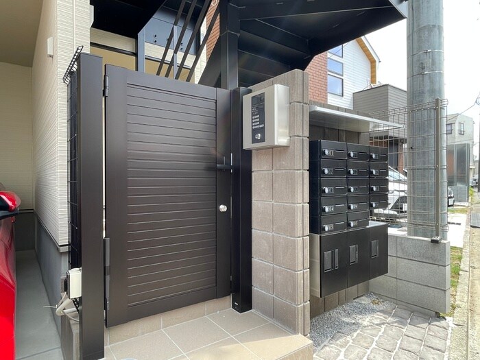 グレイシア草加瀬崎のエントランス部分