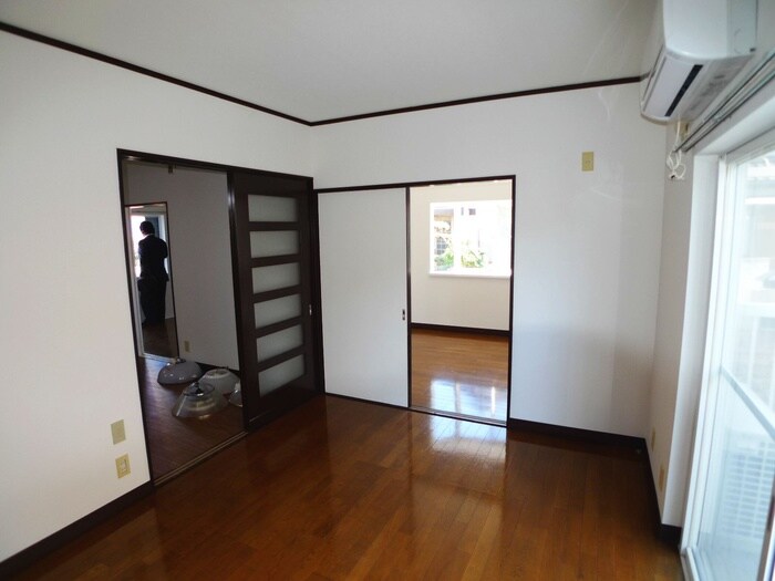 物件内観写真11　(玄関)