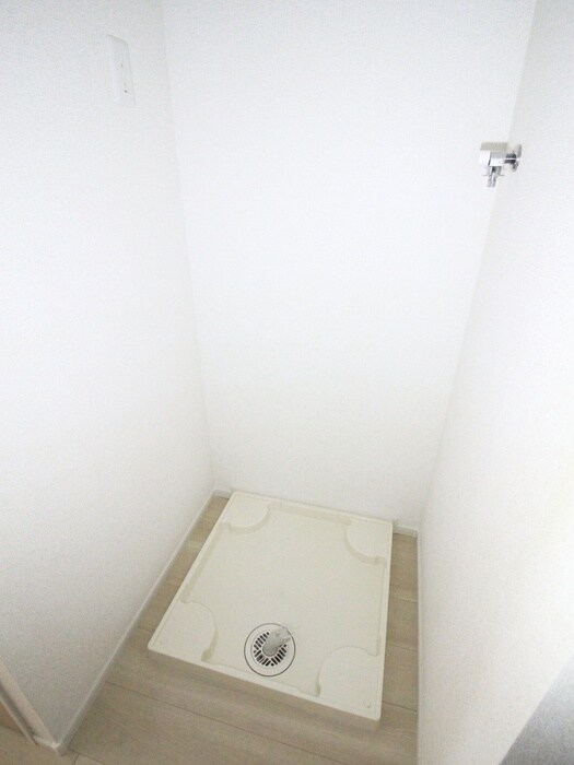 物件内観写真12　(洗濯機置場)