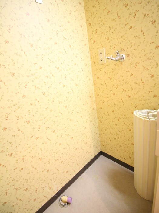 物件内観写真18　(洗濯機置場)