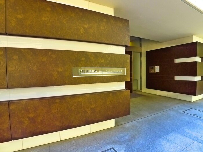 物件外観写真4　(エントランス部分)