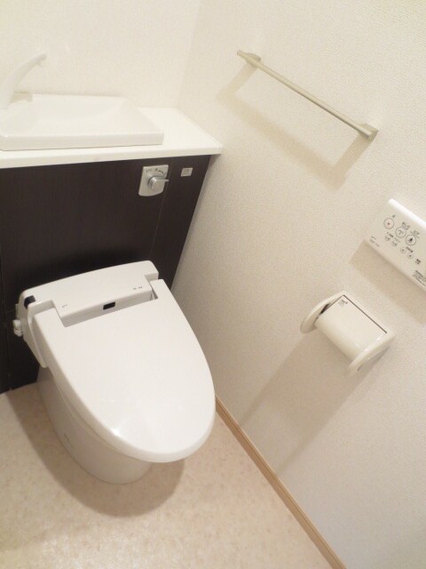 物件内観写真12　(トイレ)