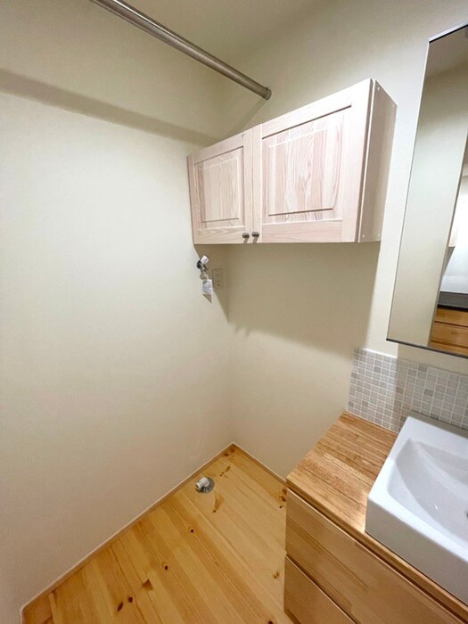 物件内観写真16　(洗濯機置場)