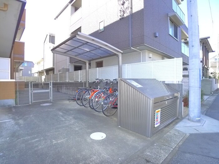物件外観写真6　(駐輪場)