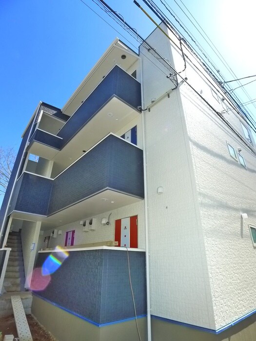 物件外観写真3　(エントランス部分)