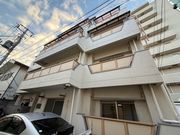 金子マンションの外観写真
