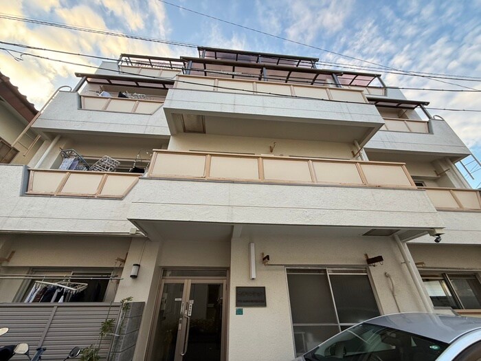 金子マンションの外観写真