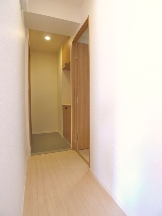 物件内観写真7　(玄関)