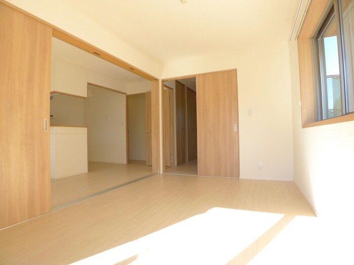 物件内観写真10　(居室)