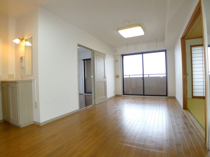 物件内観写真9　(室内からの展望)