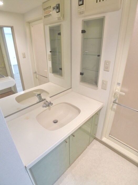 物件内観写真10　(洗面)