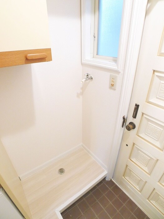 物件内観写真13　(洗濯機置場)