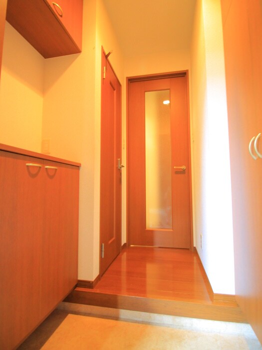 物件内観写真11　(玄関)