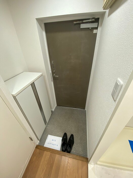 物件内観写真13　(玄関)