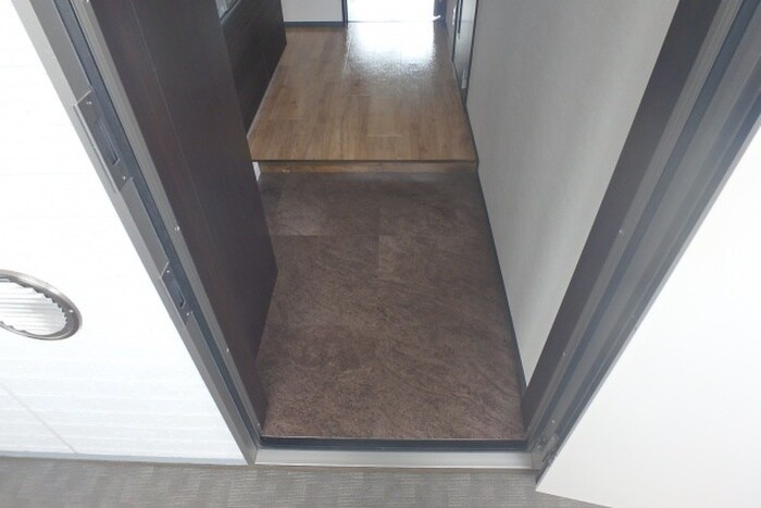 物件内観写真7　(玄関)