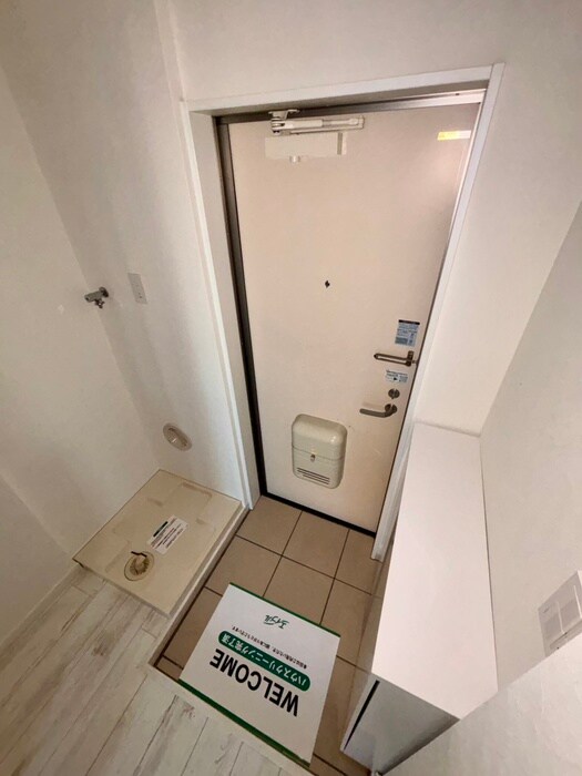 物件内観写真16　(玄関)