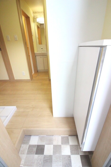 物件内観写真14　(玄関)