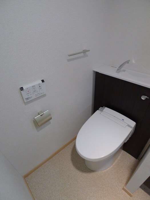 物件内観写真10　(トイレ)