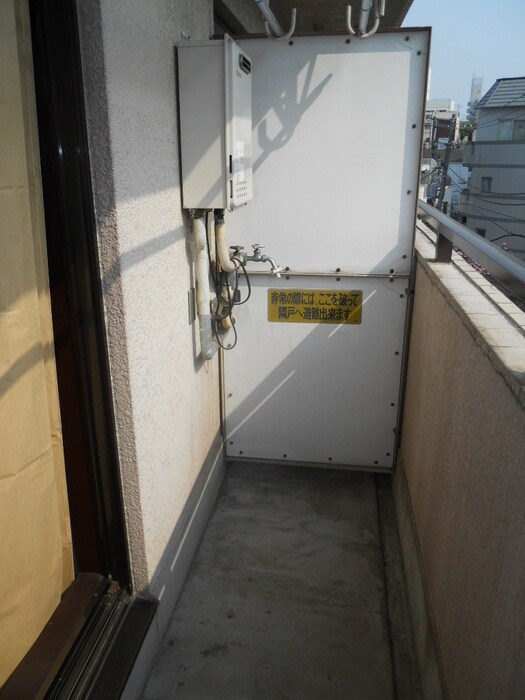 物件内観写真15　(洗濯機置場)