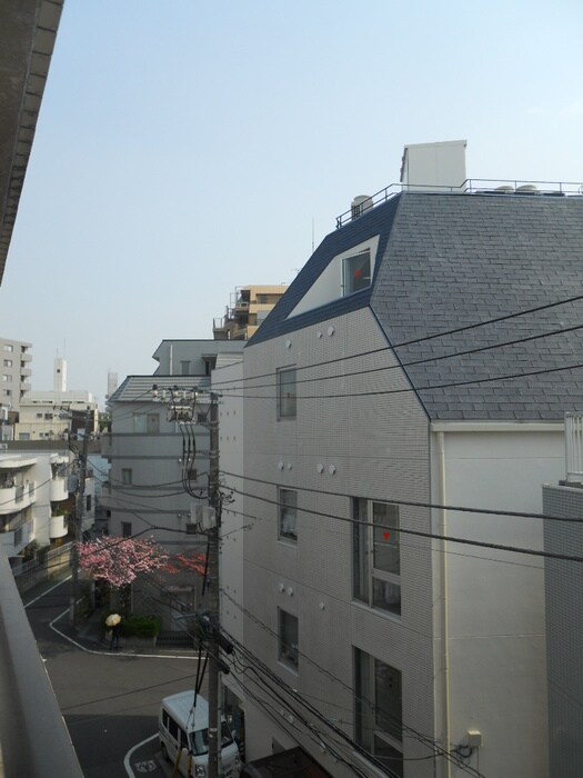 物件内観写真16　(室内からの展望)