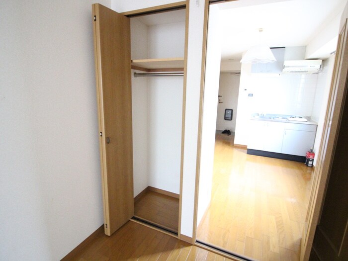 物件内観写真12　(収納)