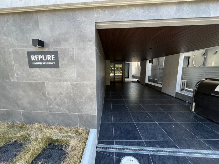 物件外観写真4　(エントランス部分)