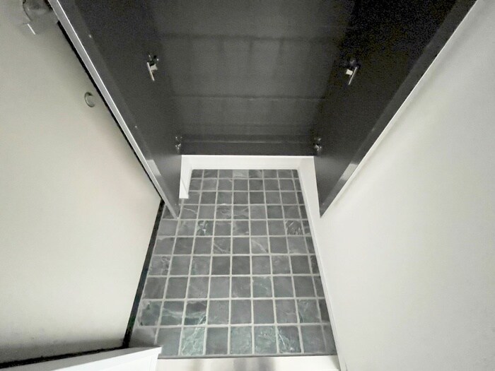 物件内観写真15　(玄関)