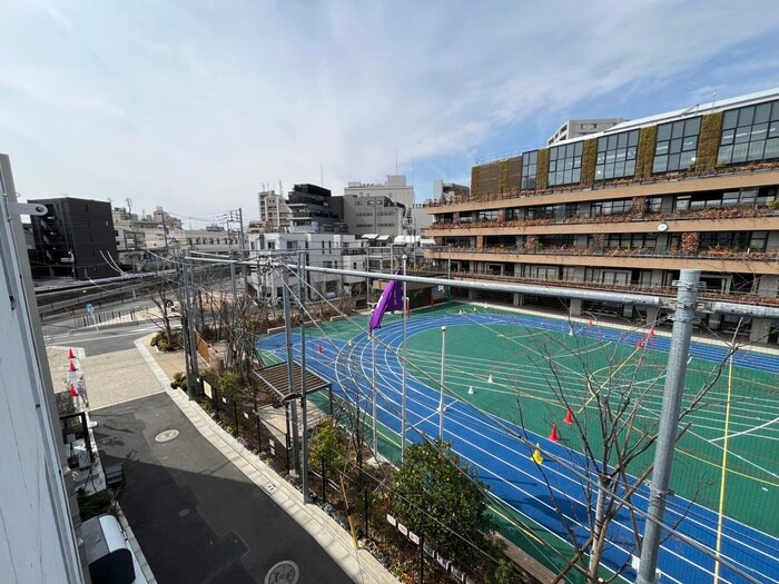 物件内観写真16　(室内からの展望)