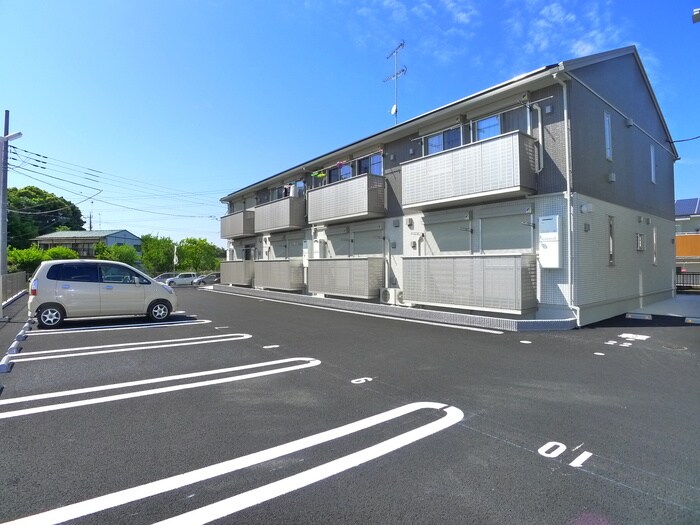 物件外観写真2　(駐車場)