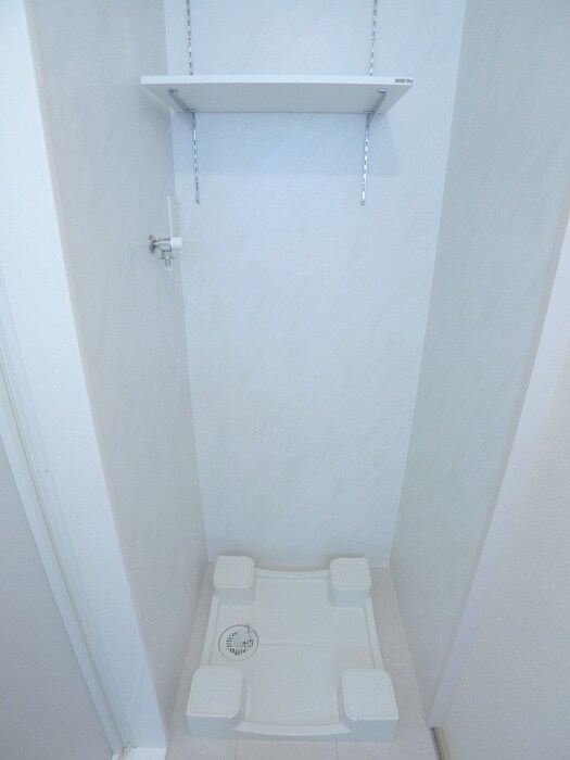 物件内観写真14　(洗濯機置場)