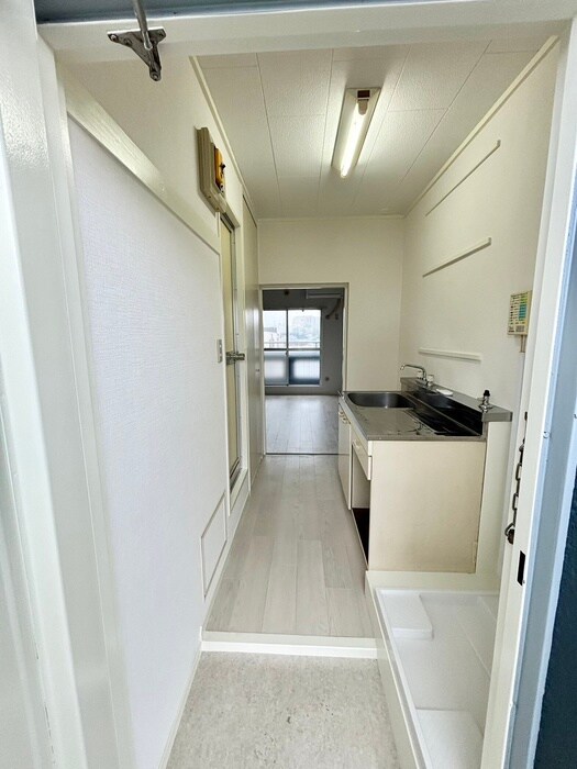 物件内観写真18　(玄関)