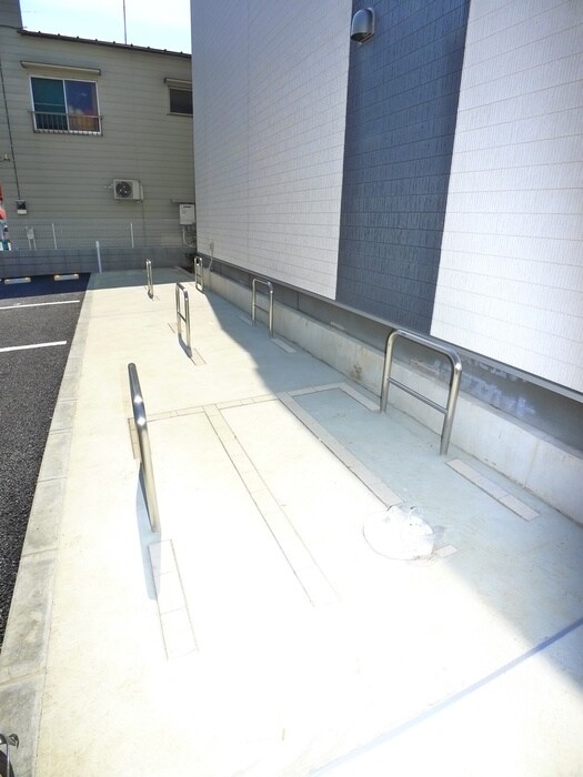 物件外観写真5　(駐輪場)