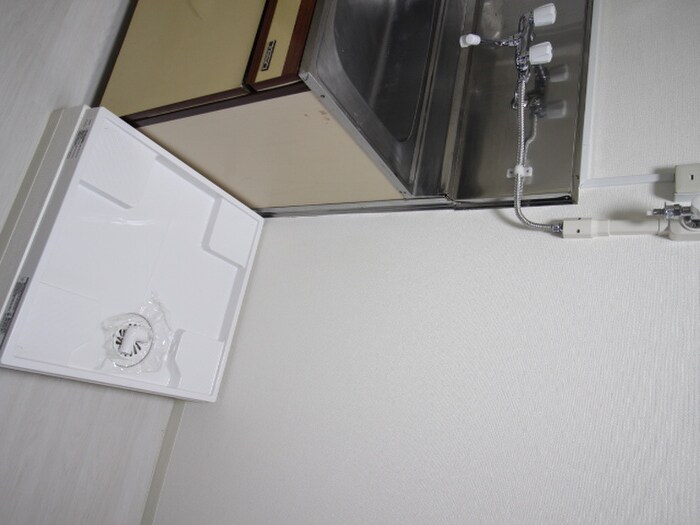 物件内観写真9　(洗濯機置場)