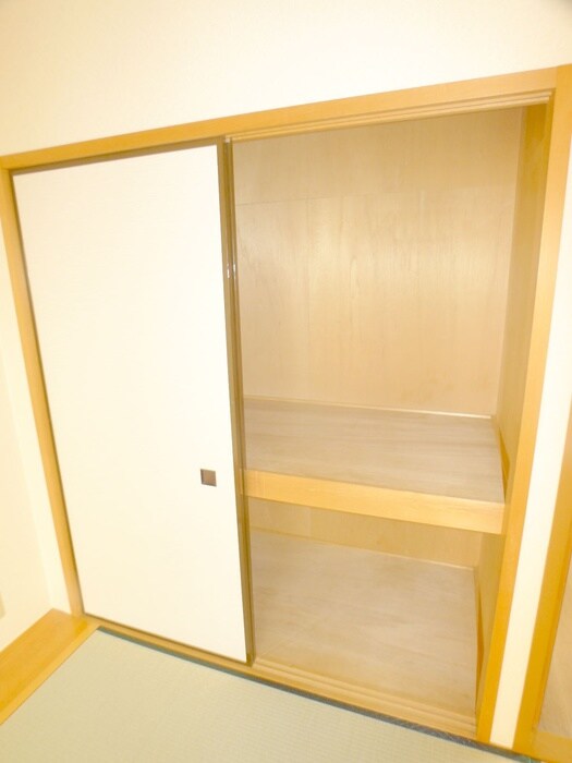 物件内観写真12　(収納)