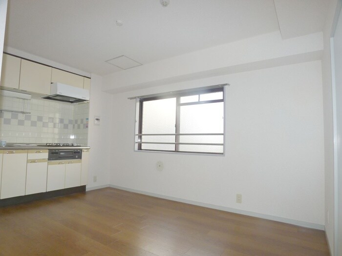 物件内観写真15　(洗濯機置場)