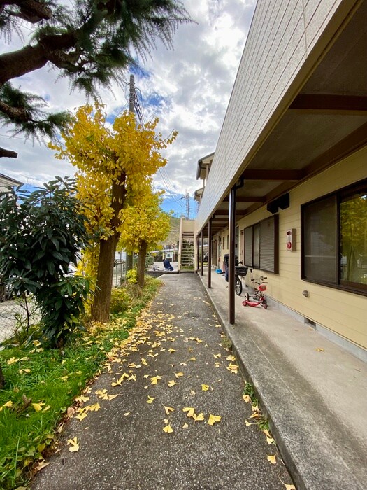 物件外観写真5　(エントランス部分)