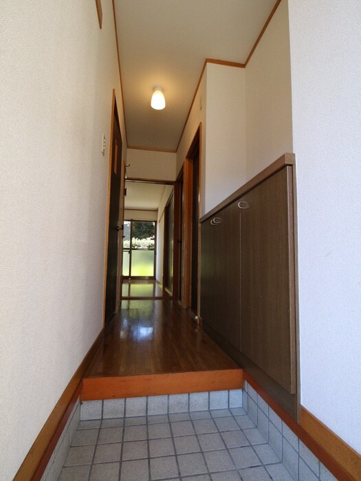 物件内観写真14　(玄関)