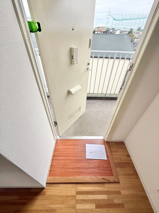 物件内観写真18　(玄関)