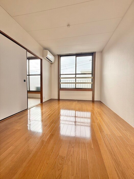 物件内観写真19　(居室)